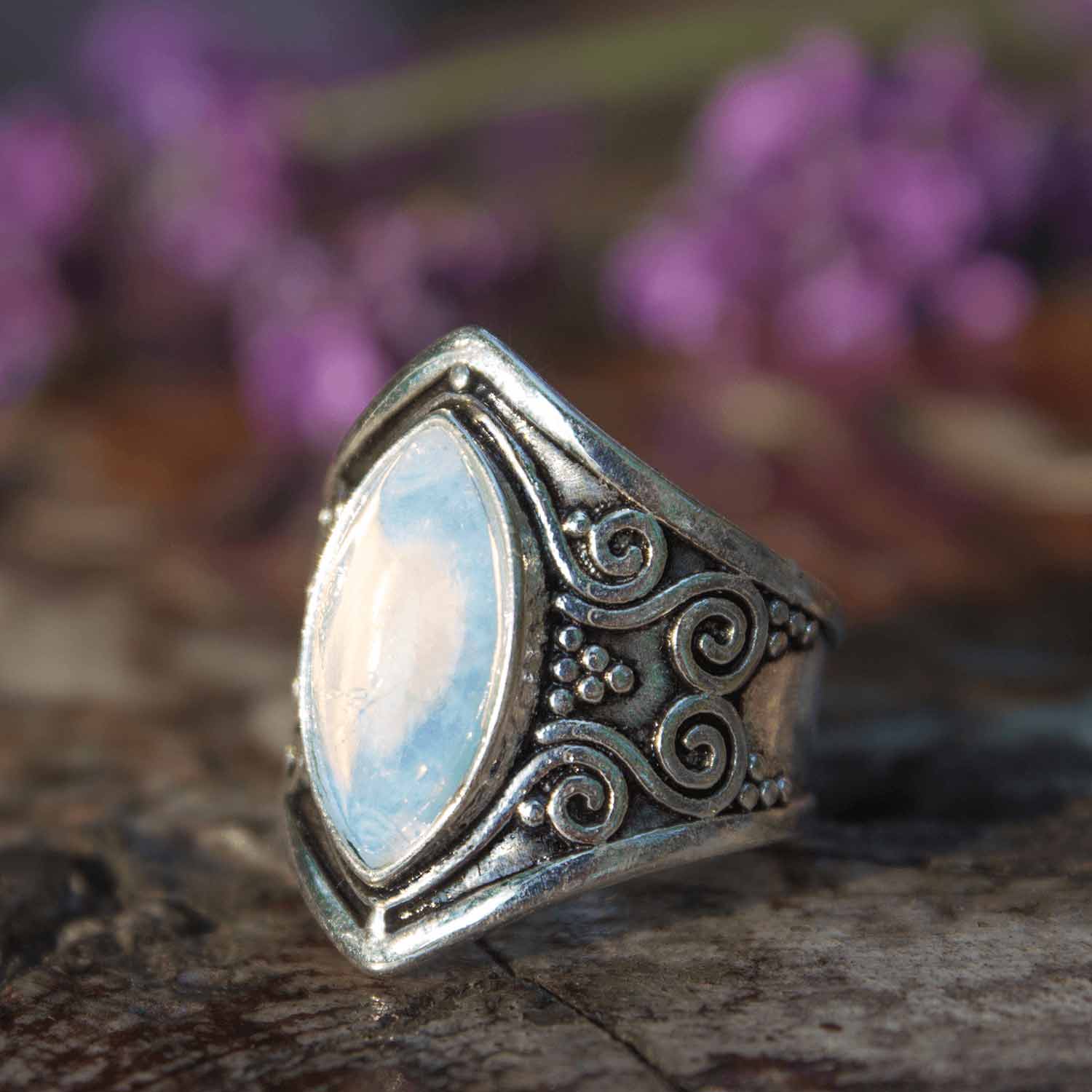 Enchanting Moonstone Ring - Embrace New Beginnings